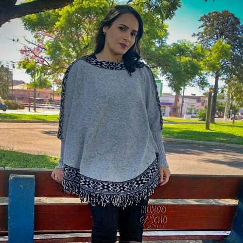 Poncho Feminino Com Manga Cinza